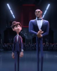  跨国组合默契十足，内外连线撕裂防线