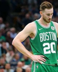  霍乐迪防守立功雄鹿险胜凯尔特人