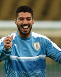  苏亚雷斯伤愈复出首战，乌拉圭锋霸锋芒再现