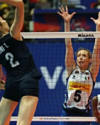  贝雷蒂尼发球上网，鹿特丹站打破冠军荒