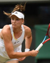  莱巴金娜温网夺冠书写新传奇