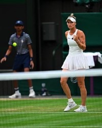  万卓索娃黑马之路不止，迈阿密站连克强手