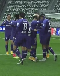  中超联赛迎来关键战，争冠保级白热化