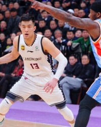  郭艾伦突破上篮绝杀北京首钢震惊全场