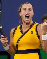  萨巴伦卡发球制胜，澳网捧杯改写格局