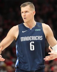  东契奇超神发挥独行侠轻取开拓者