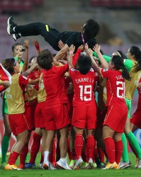  女足亚洲杯中国姑娘强势夺冠