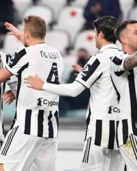  米兰双雄对决AC米兰笑到最后