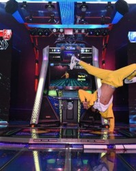  电竞舞台群星璀璨演绎精彩对决