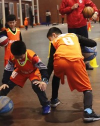  城市闲置空地改造，社区公益球场免费开放