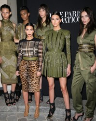  莱巴金娜身高优势尽显统治网前较量