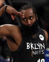  篮球明星慈善赛传递正能量