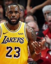  艾顿护框成功开拓者击退湖人反扑