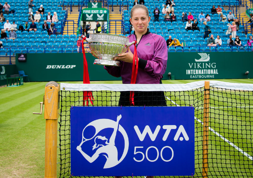  科贝尔关键分把握精准，险胜同胞跻身八强