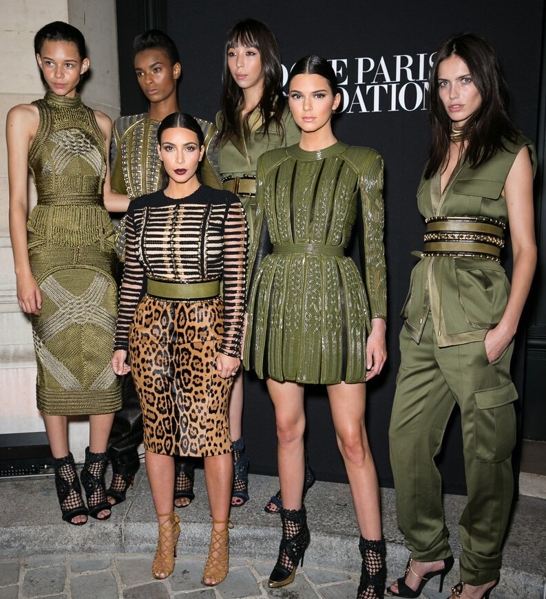  莱巴金娜身高优势尽显统治网前较量