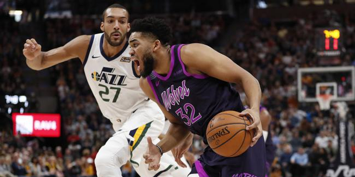  森林狼爱德华兹远投近攻展现全能