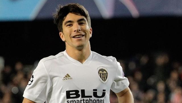  拉杜卡努草地首秀告捷，英国新秀备受瞩目